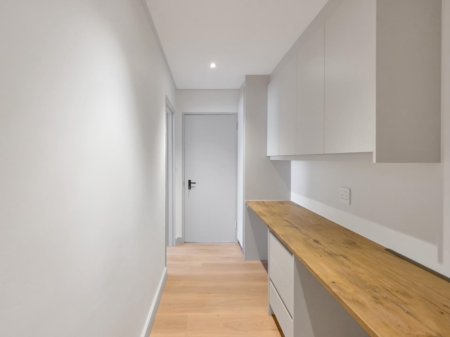 2 Bedroom Property for Sale in Sea Point Western Cape